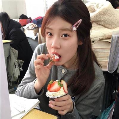 玉女含苞朵朵开